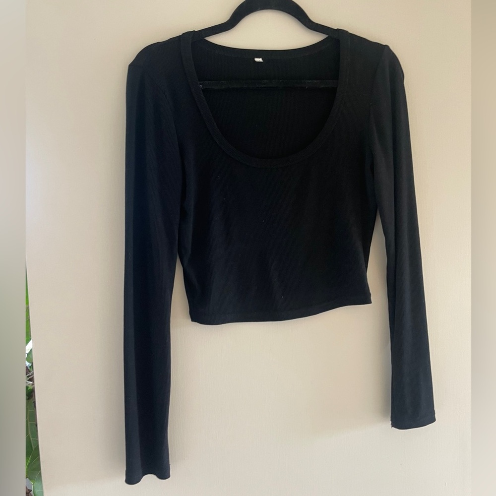 Black Ribbed Scoop Neck Long Sleeve Crop Top Size M Fitted Basic Layering Tee